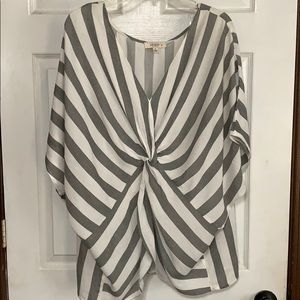 Umgee at its best. XL flowing top